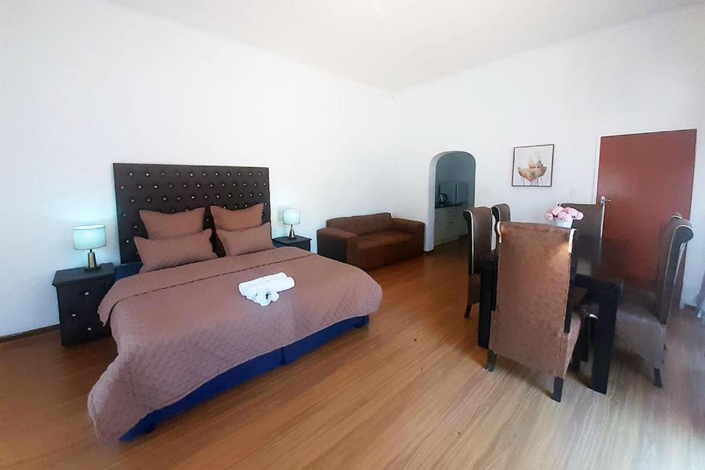 Queens Palace Pretoria-Noord Extérieur photo