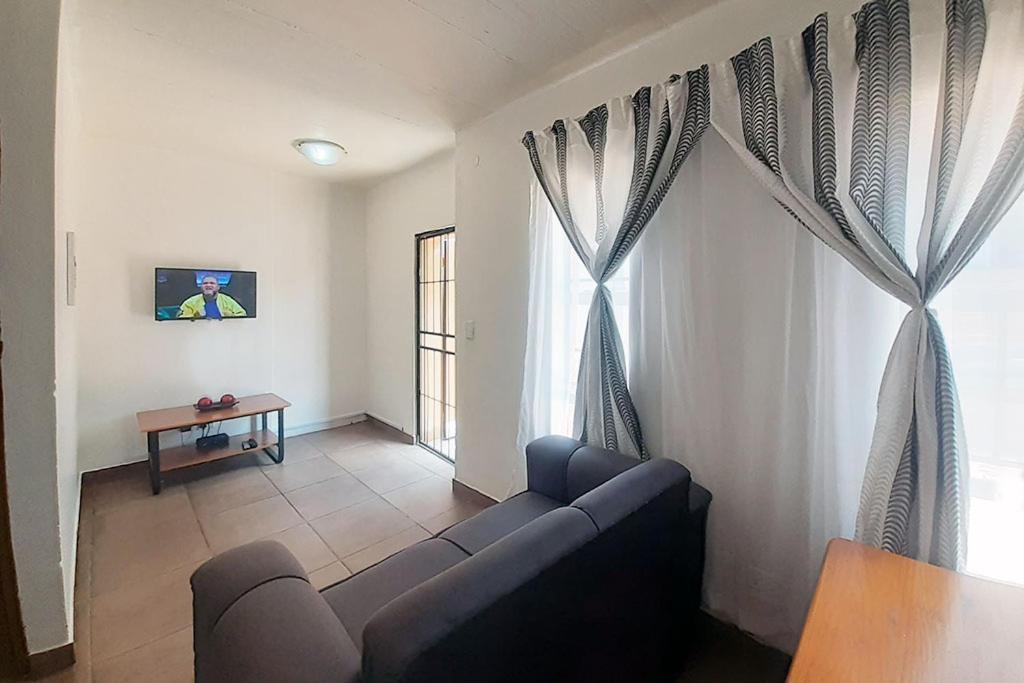 Queens Palace Pretoria-Noord Chambre photo
