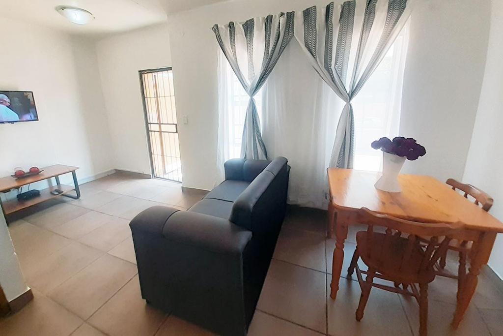 Queens Palace Pretoria-Noord Chambre photo